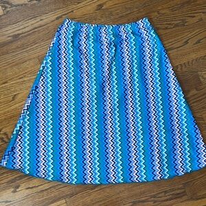 Blue Zigzag Patterned Women's Skirt - Wrinkle Resistant Made- Like New! 🇺🇸